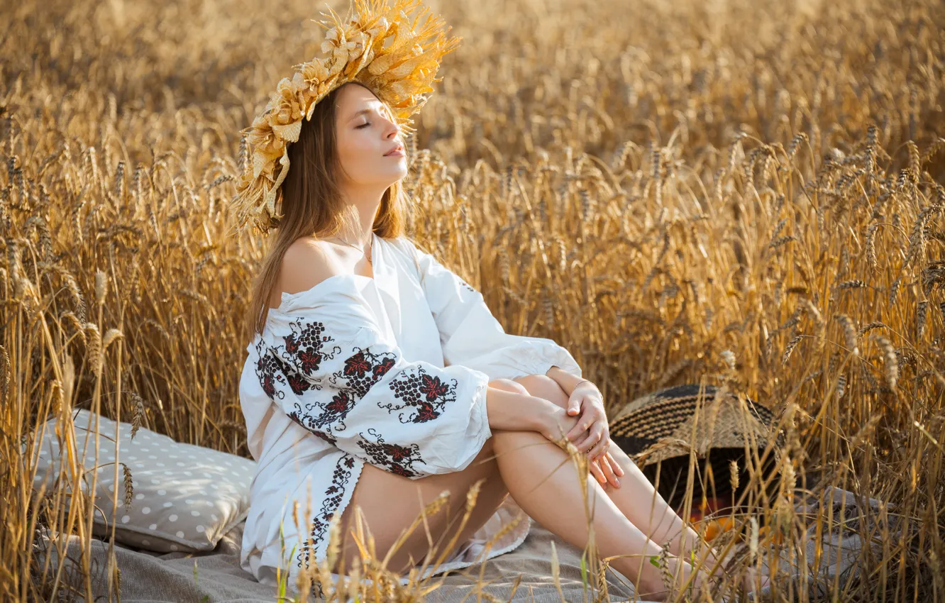 Фото обои long hair, hot girl, field, nature, model, brunette, sexy woman, countryside
