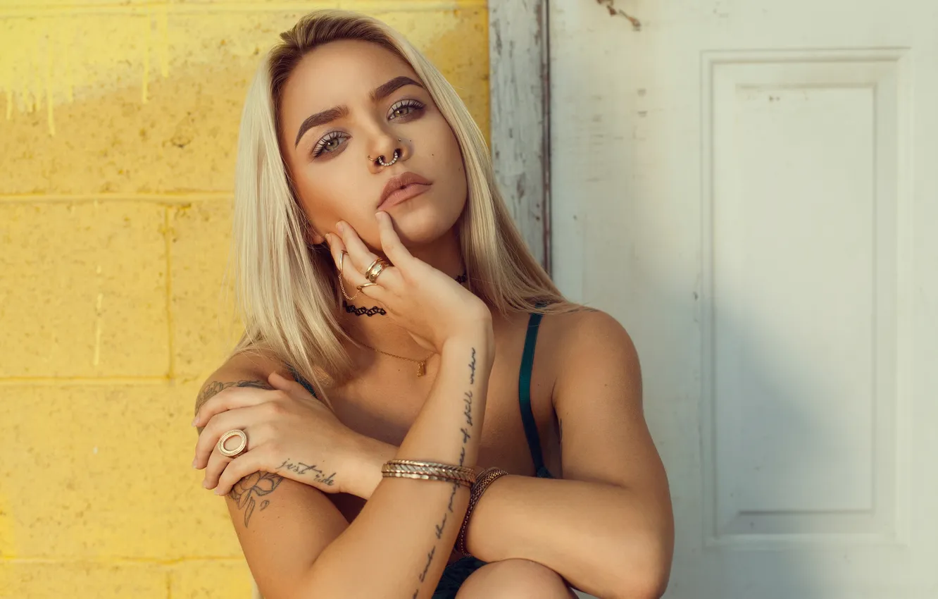 Фото обои sexy, look, blonde, tattoos