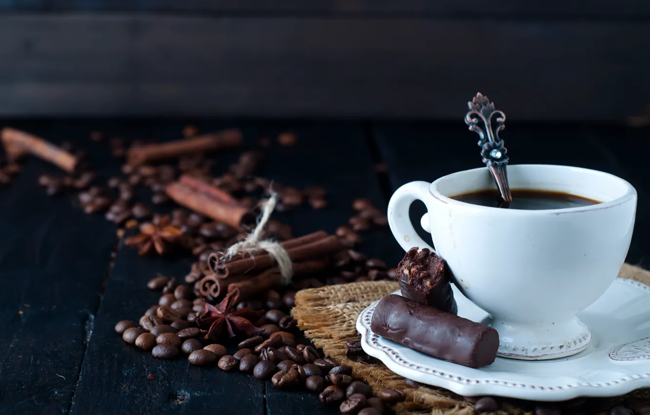Фото обои кофе, конфеты, чашка, кофейные зерна, шоколадные, пряности, Myfoodie