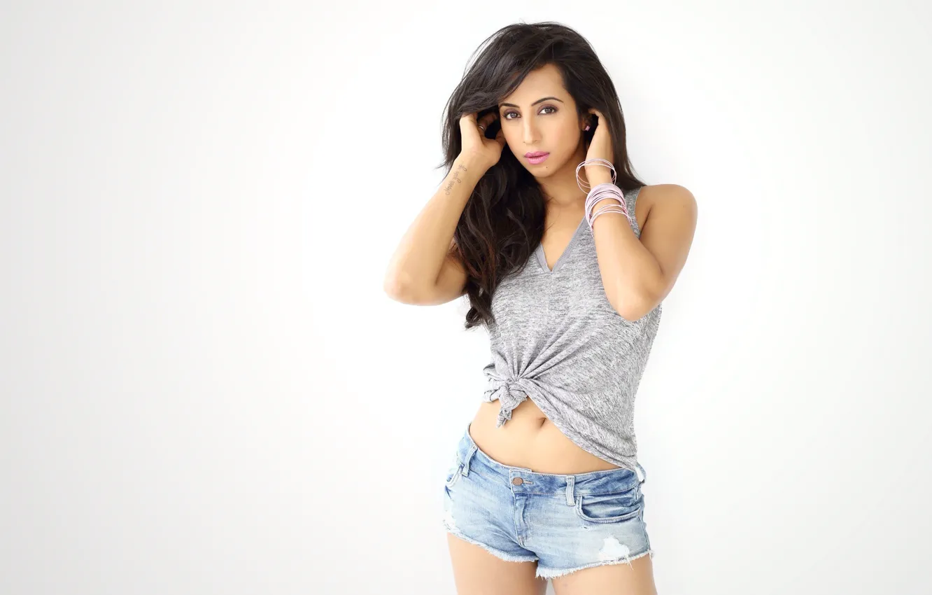 Фото обои girl, hot, sexy, eyes, smile, beautiful, figure, model