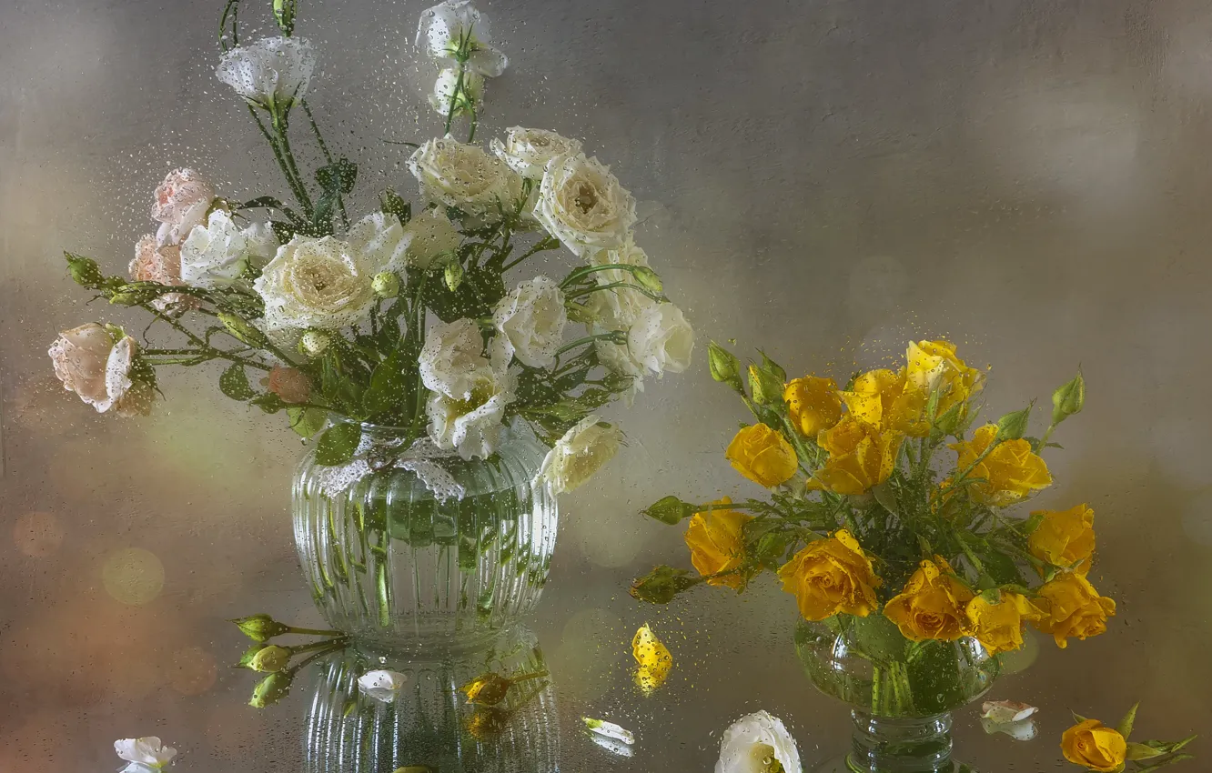 Фото обои вода, капли, цветы, розы, боке, вазы, букеты