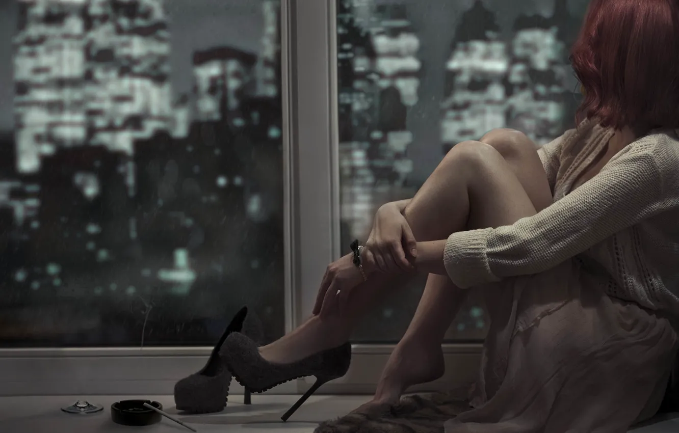 Фото обои грусть, Девушка, сумрак, окно, туфли, шатенка, пепельница
