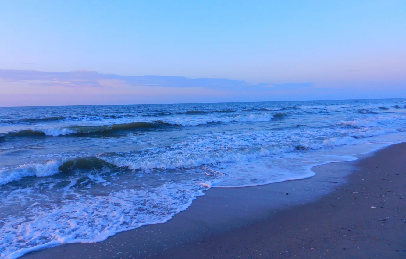 Фото обои песок, море, волны, небо, закат, берег, камушки