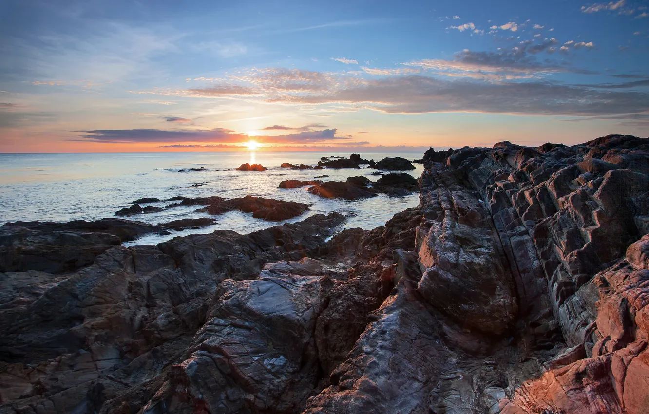 Фото обои море, солнце, камни, скалы, рассвет, утро