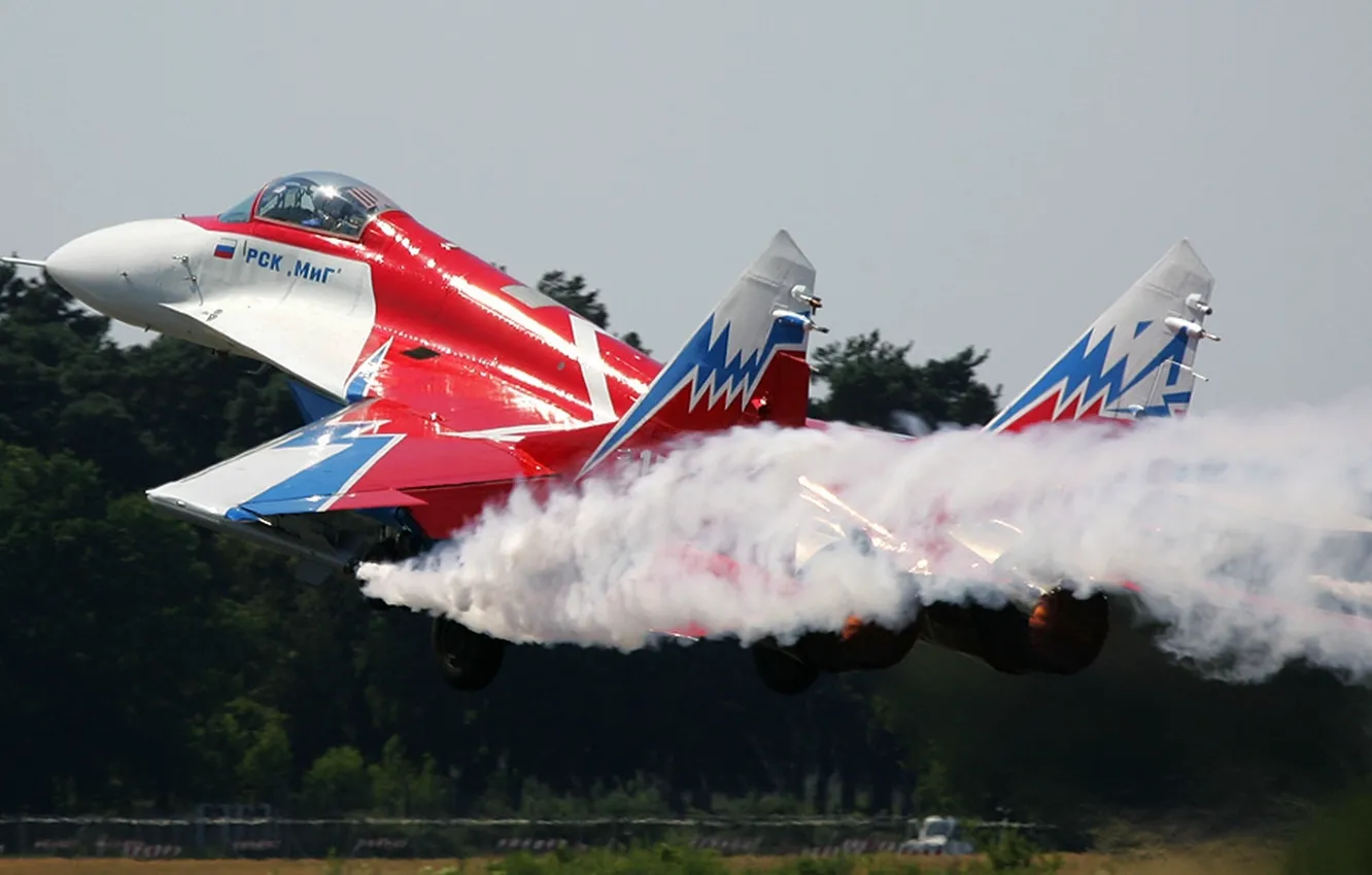 Фото обои огонь, дым, истребитель, сопла, многоцелевой, MiG-29, МиГ-29, стрижи