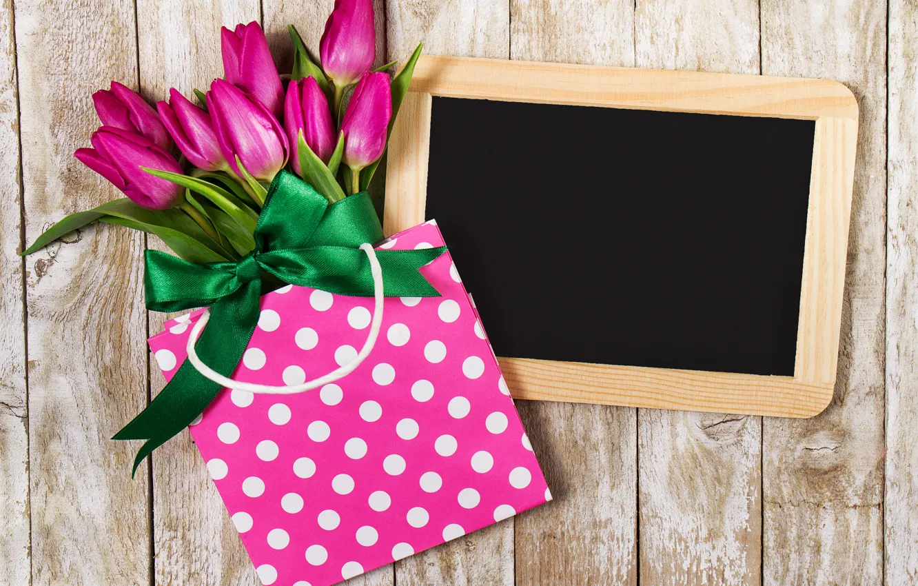 Фото обои цветы, букет, пакет, тюльпаны, розовые, fresh, wood, pink