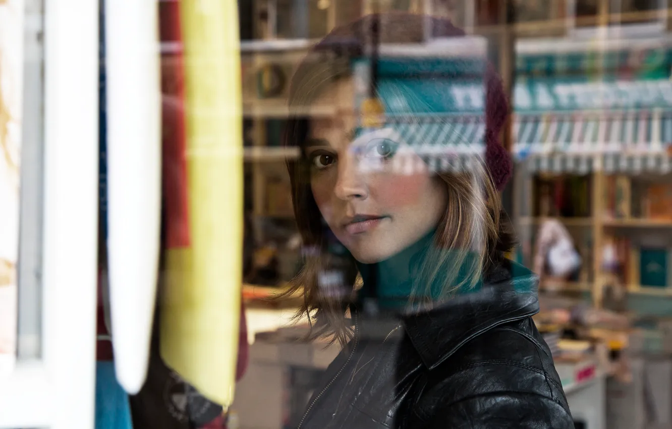 Фото обои стекло, девушка, шапка, актриса, фотосессия, Доктор Кто, 2015, Дженна Коулман