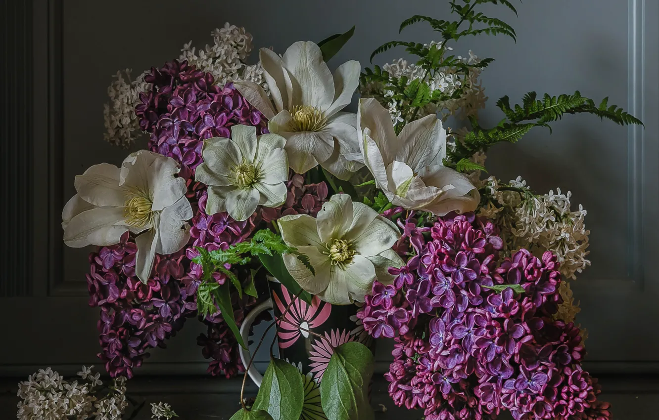 Фото обои цветы, ветки, кружка, сирень, Анна Петина, клематисы