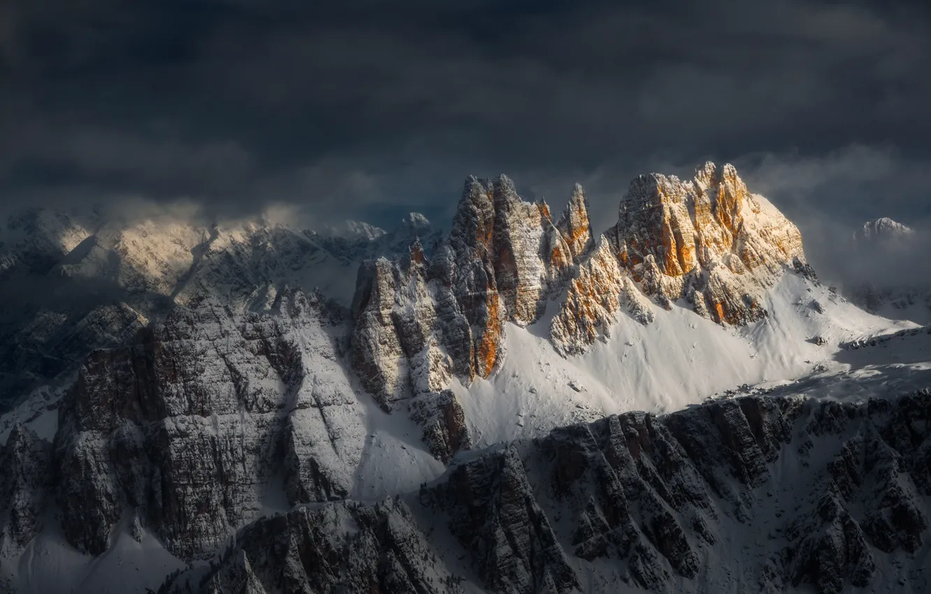 Фото обои зима, свет, снег, горы, скалы