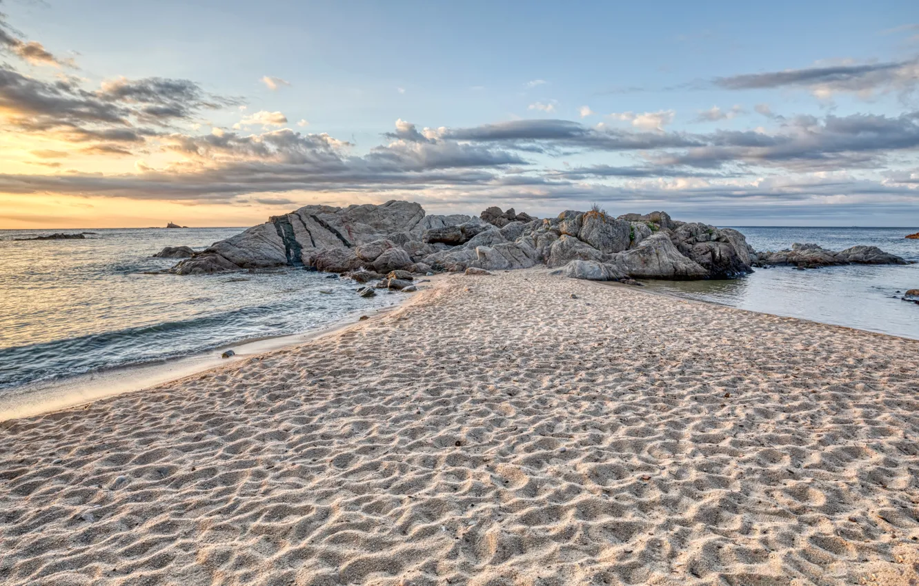 Фото обои песок, море, камни, Испания, Кала Эстрета