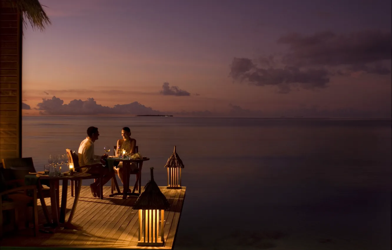 Фото обои океан, романтика, вечер, двое, ужин, couple dining
