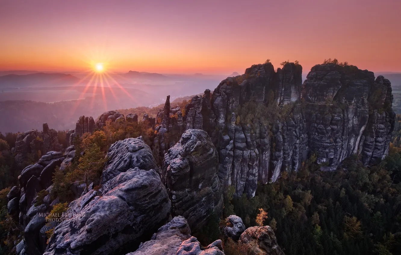 Фото обои лес, солнце, горы, утро, Саксония, Michael Breitung