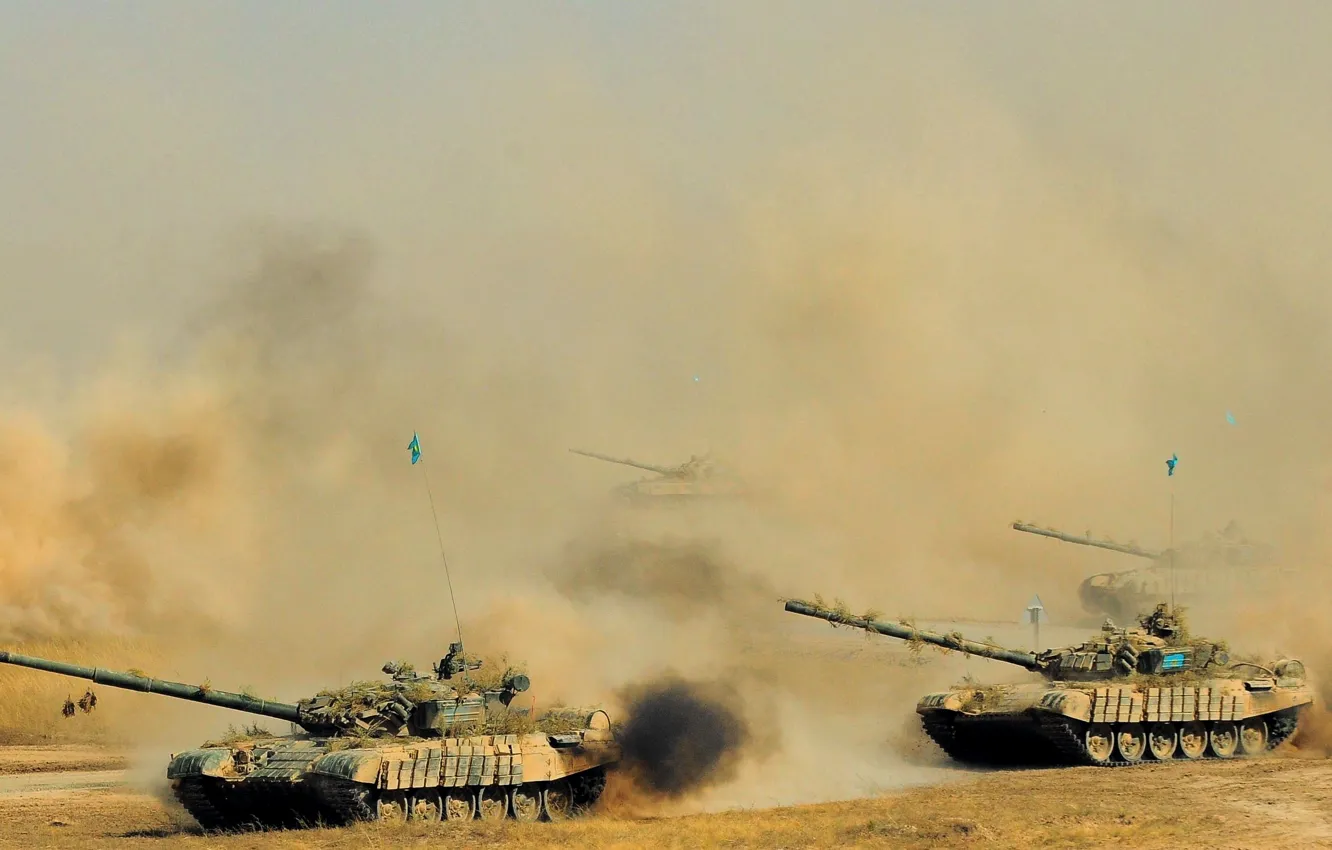 Фото обои Танк, Т-72, Учения, Т72, Основной танк, Степь, Бронетехника, Полигон