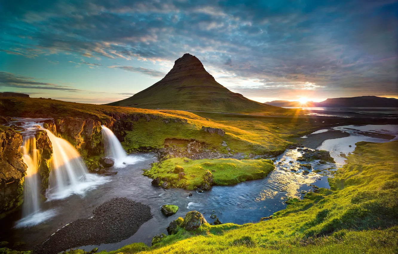Фото обои солнце, река, гора, водопад, утро, Исландия, Grundarfjörður, Kirkjufel