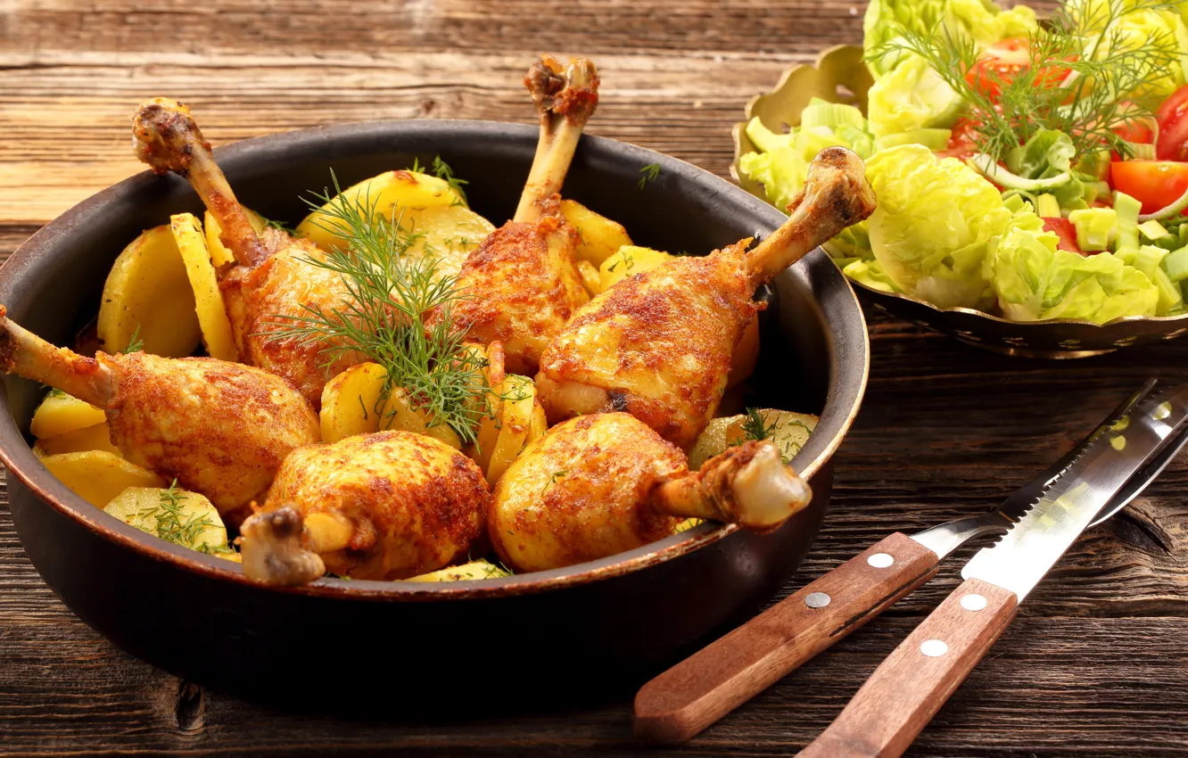 Фото обои курица, нож, hot, помидоры, салат, картофель, meat, salad