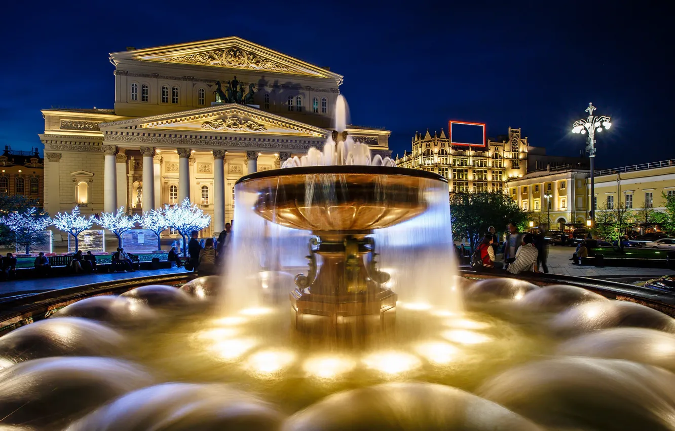 Фото обои город, вечер, освещение, подсветка, площадь, Москва, фонтан, Большой театр