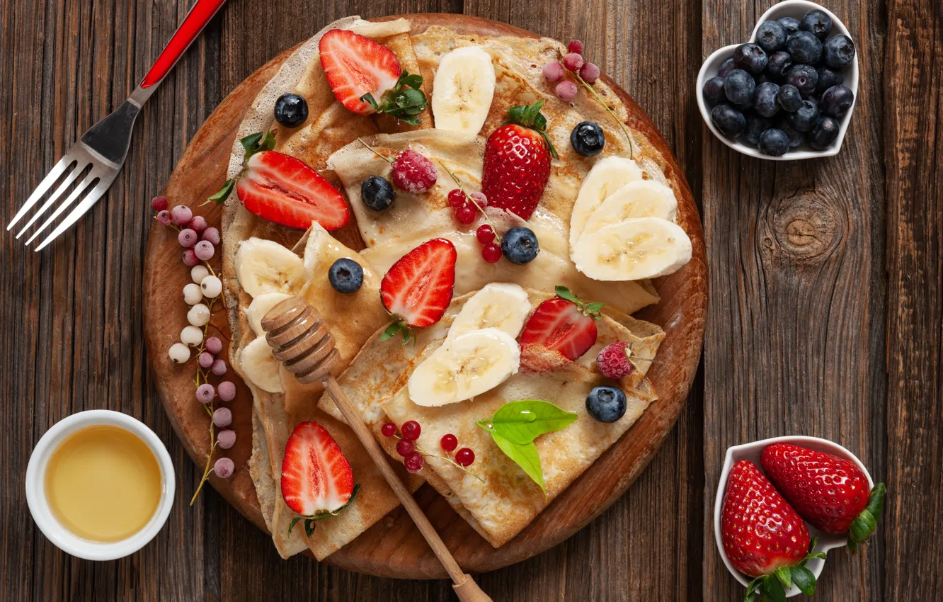 Фото обои ягоды, завтрак, мед, блины, разделочная доска, Ellygri