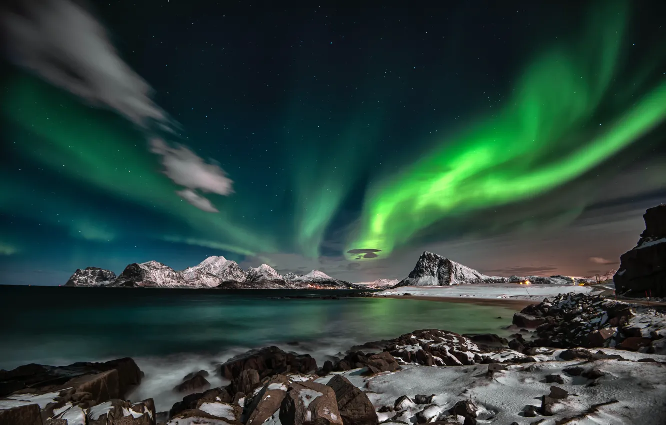 Фото обои снег, горы, северное сияние, mountains, snow, night sky, ночное небо, northern lights