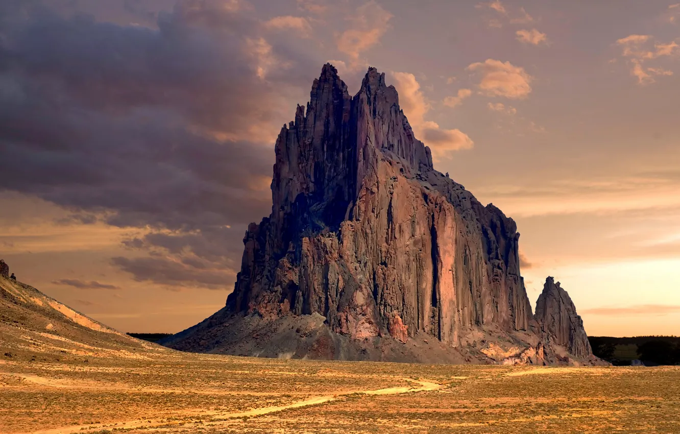 Фото обои пустыня, Нью-Мексико, desert, New Mexico, горная порода, rock formation, Shiprock Peak