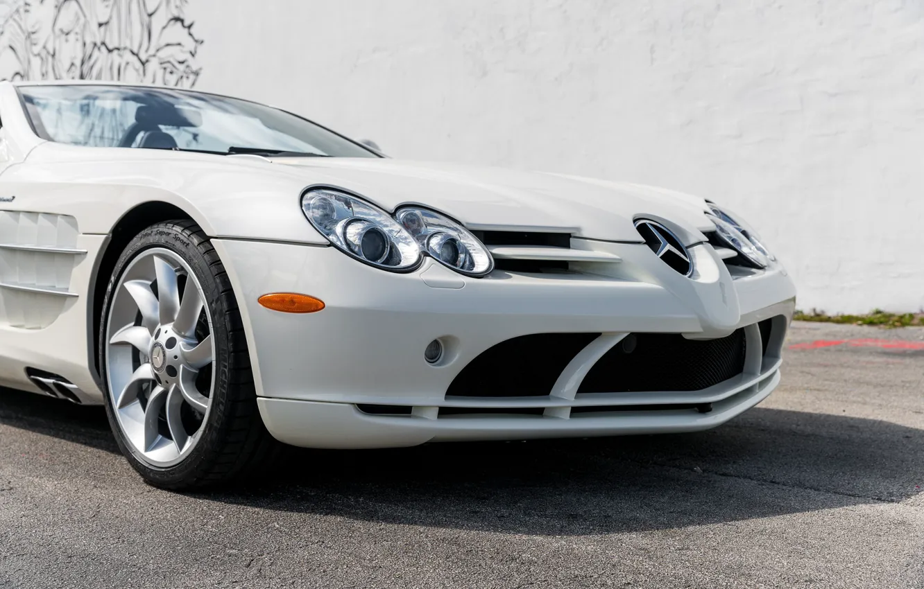 Фото обои Roadster, Бампер, Капот, Фары, Логотип, 2009, Передок, Mercedes-Benz SLR McLaren