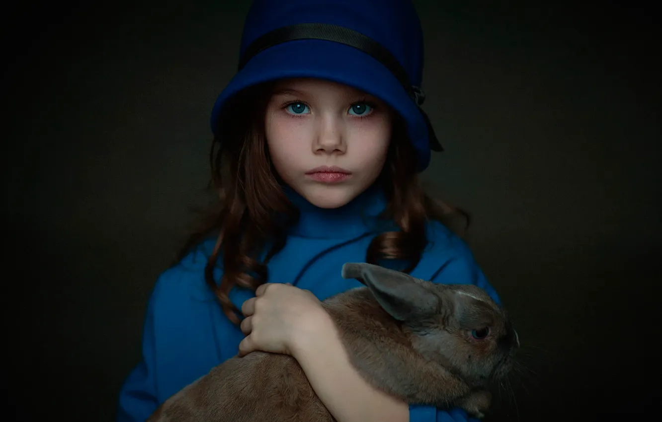 Фото обои детство, кролик, девочка, Паулина, Oksana Tatsenko, в голубом
