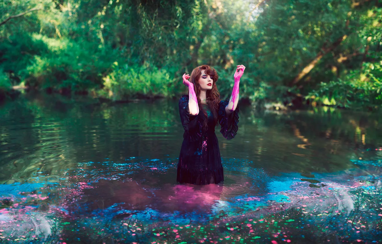 Фото обои вода, девушка, краска, платье, Bleeding Colour