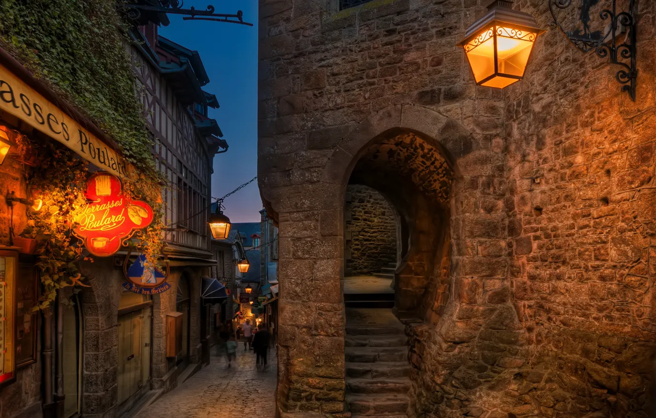 Фото обои lights, portal, night, France, evening, street, people, houses