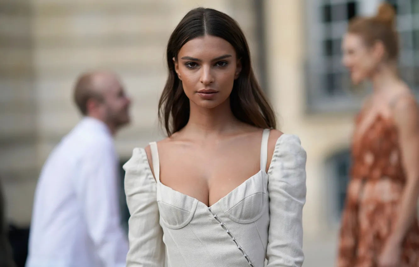 Фото обои взгляд, поза, модель, актриса, model, hair, actress, Emily Ratajkowski