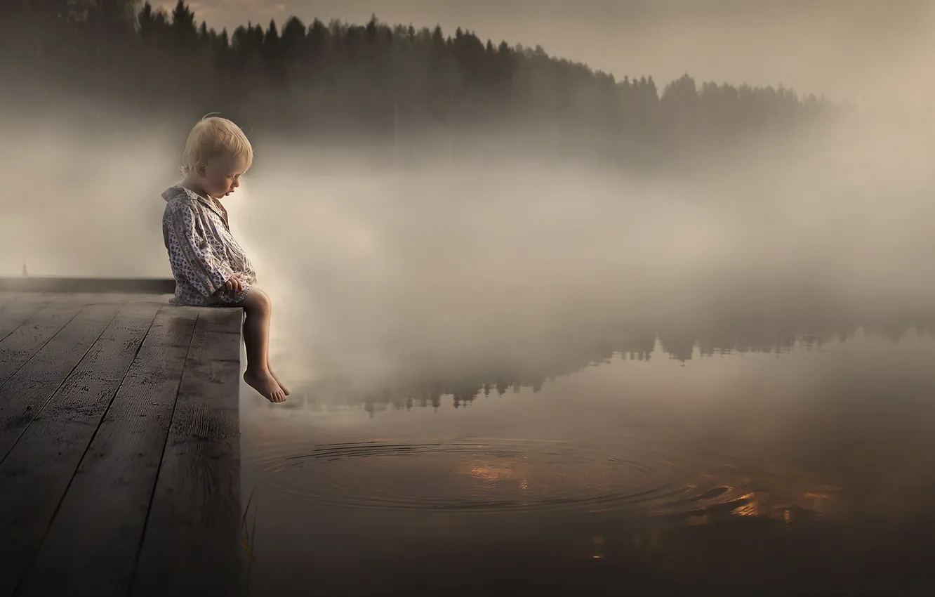 Фото обои туман, озеро, настроение, ребёнок