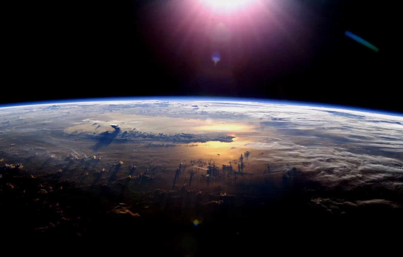 Фото обои космос, облака, свет, планета, атмосфера