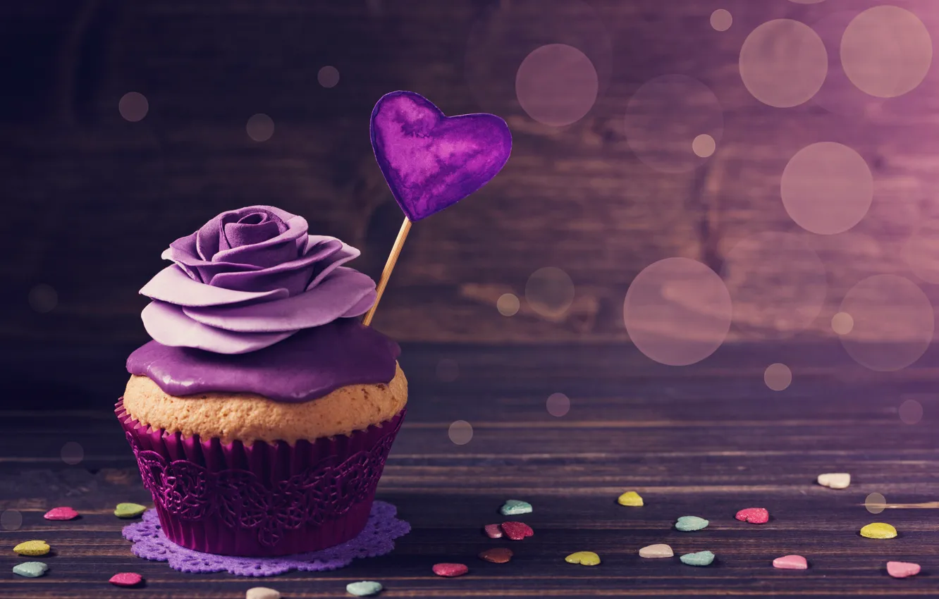 Фото обои блики, фон, сладость, пирожное, сердечко, День святого Валентина, крем, кекс