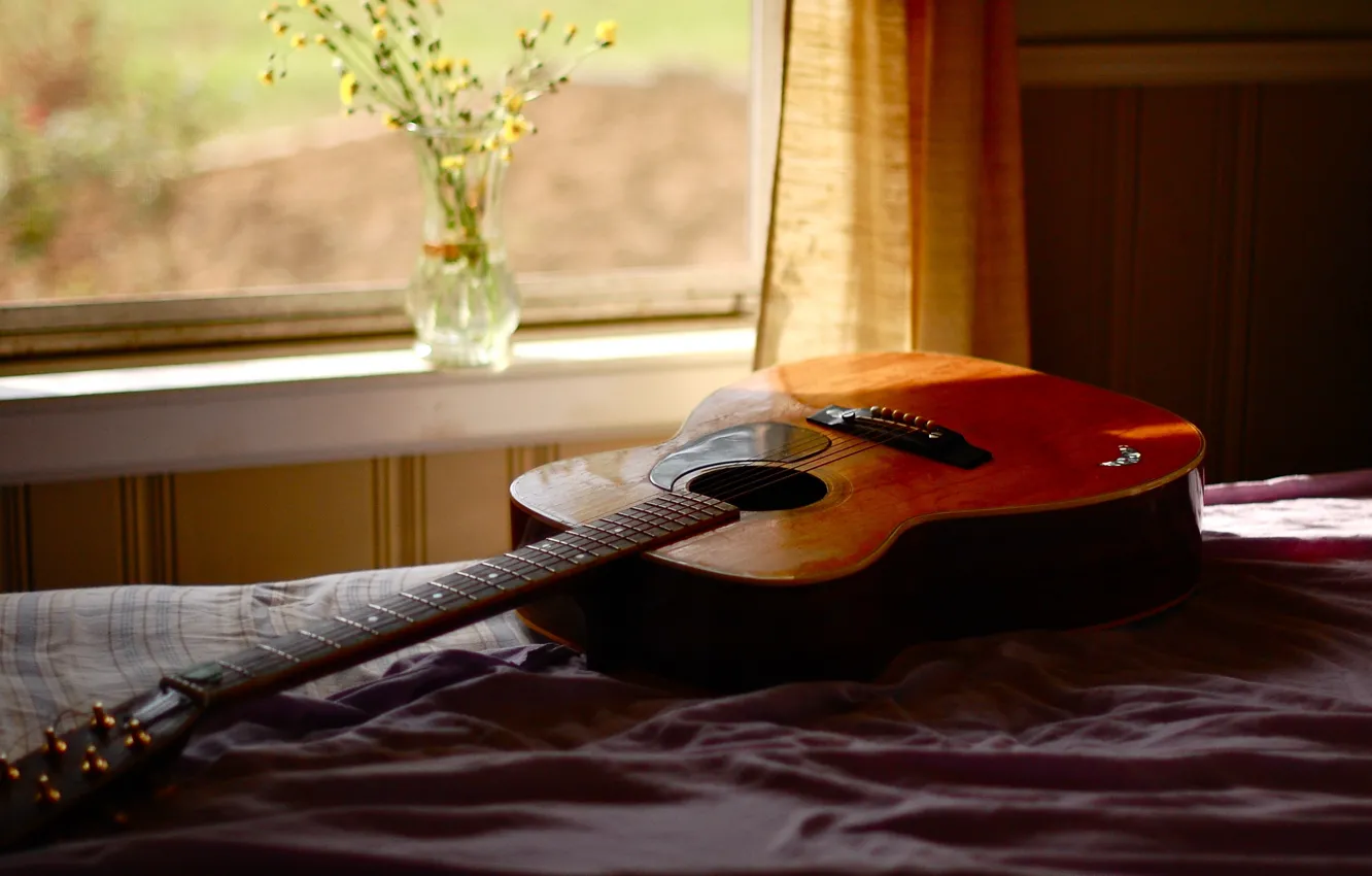Фото обои комната, гитара, окно
