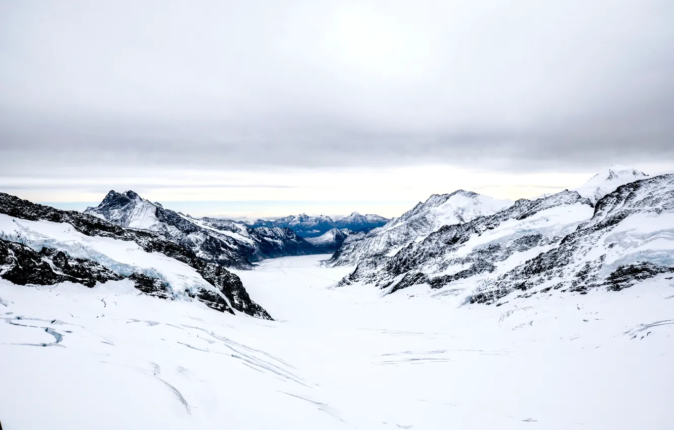 Фото обои холод, снег, горы, природа, пасмурно, лыжи, простор, Пейзаж