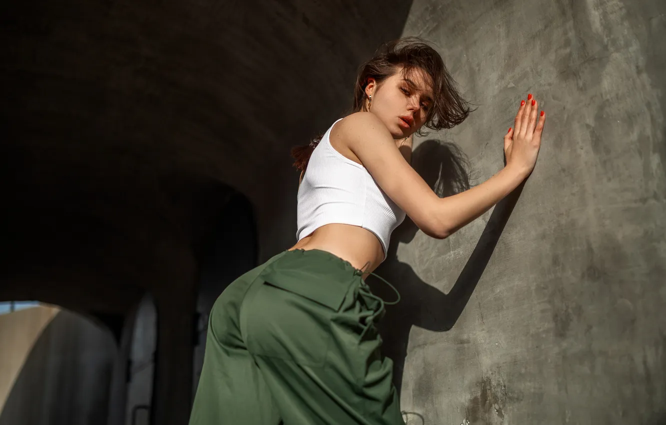 Фото обои wall, pretty, look, Вадим Подопригора