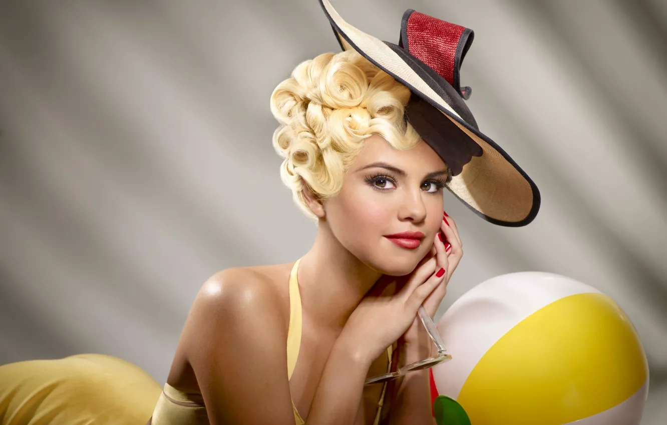 Фото обои фон, макияж, платье, очки, прическа, блондинка, шляпка, красотка