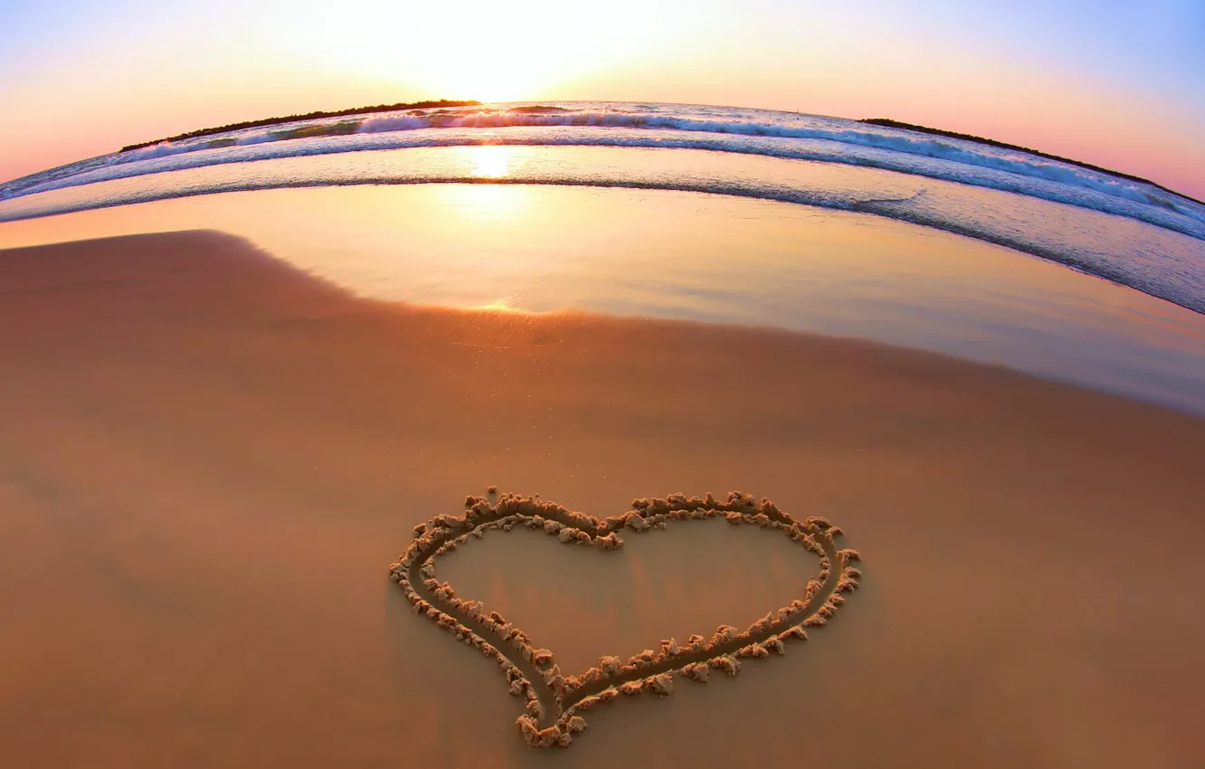Фото обои love, sea, heart, sunset, water, sand