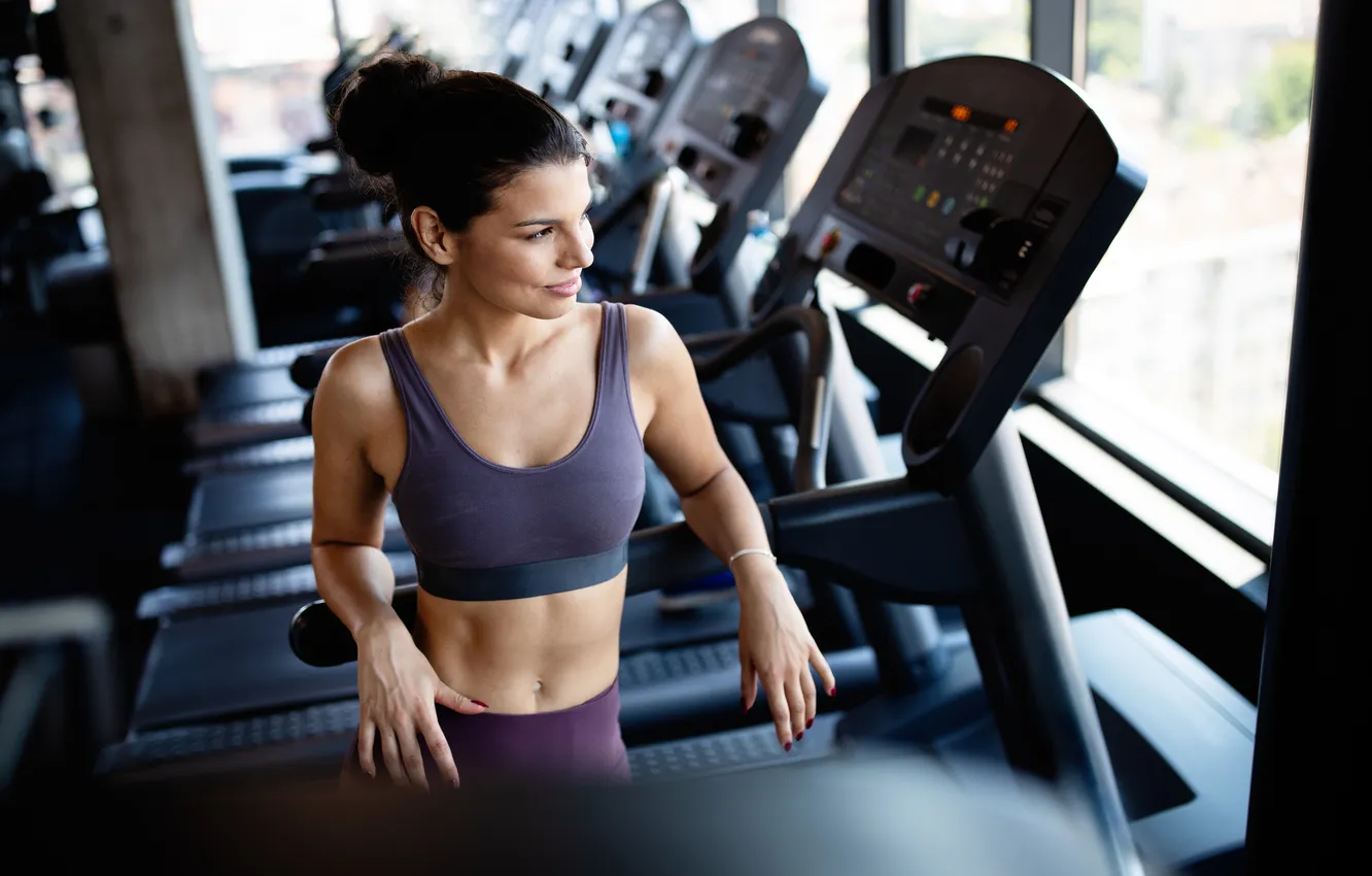 Фото обои girl, exercise, cute, female, fitness, gym, concentration, fit