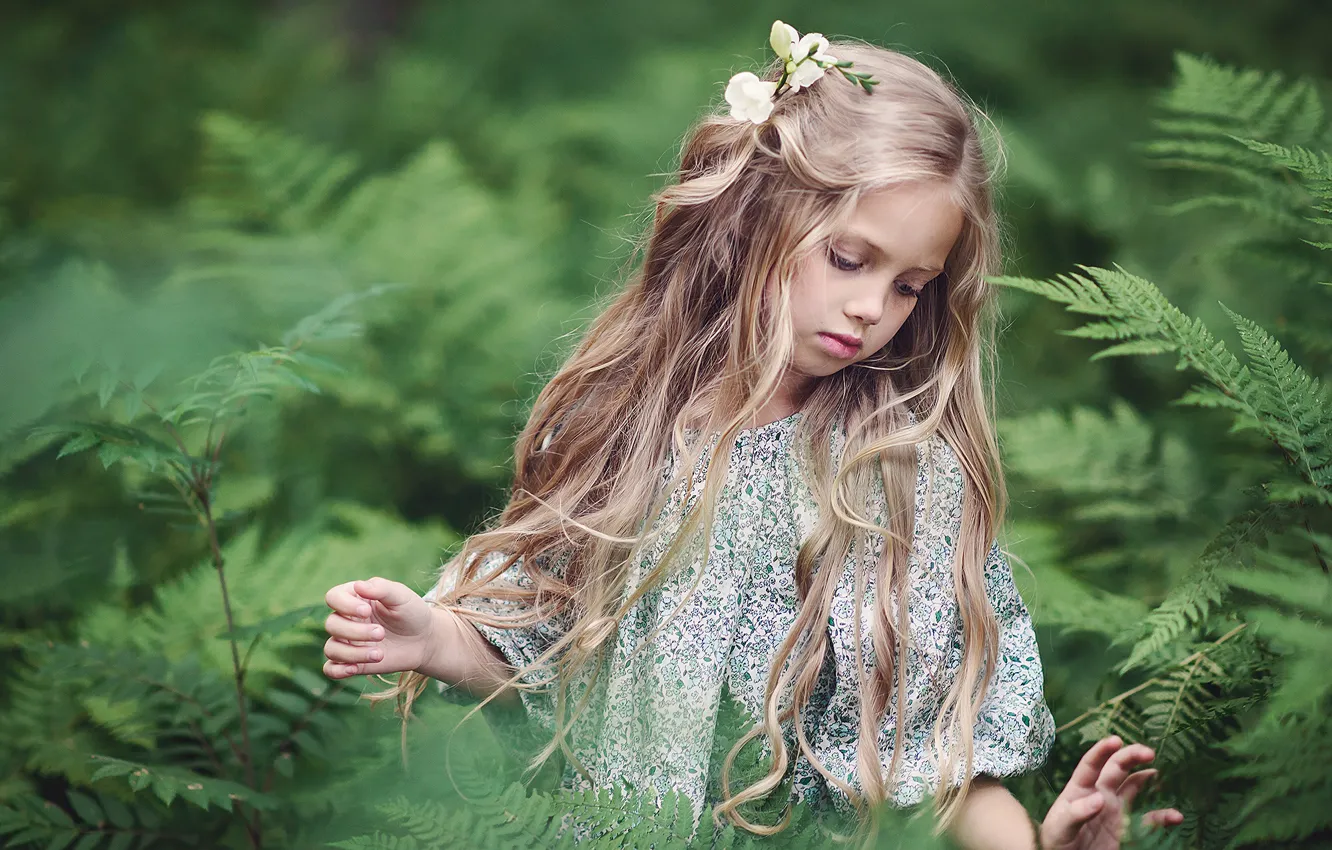 Фото обои природа, заросли, девочка, ребёнок, Тувиста Марина