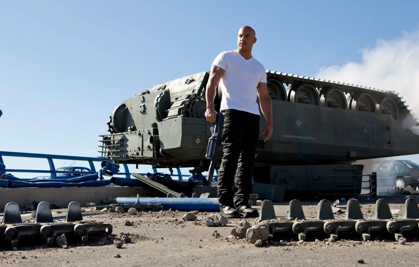 Фото обои небо, фильм, танк, актёр, Вин Дизель, Vin Diesel, Dominic Toretto, Форсаж 6