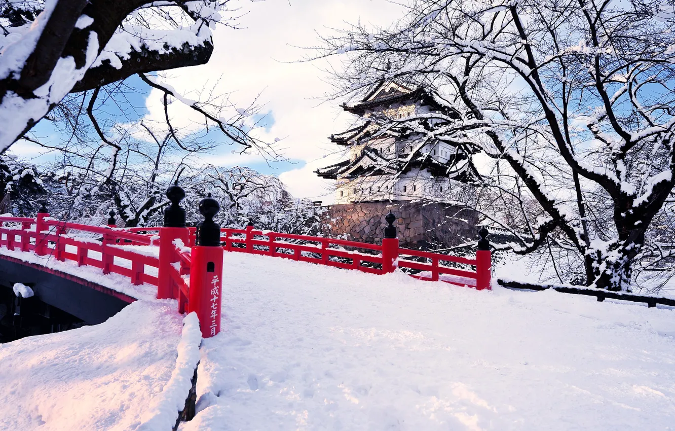 Фото обои зима, снег, деревья, город, Япония, мостик, Хиросаки, © Glenn E Waters Photography