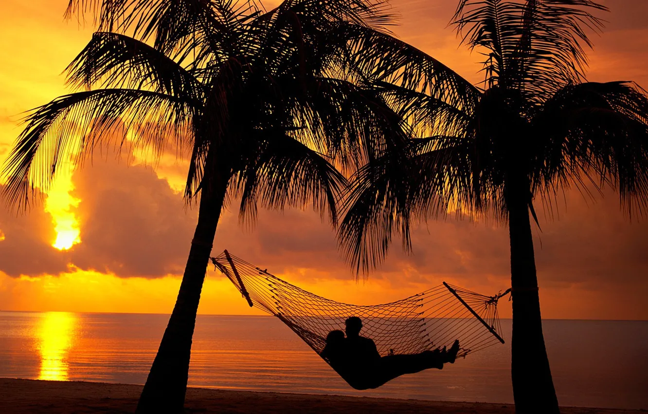 Фото обои relax, girl, beach, twilight, sky, trees, sea, sunset