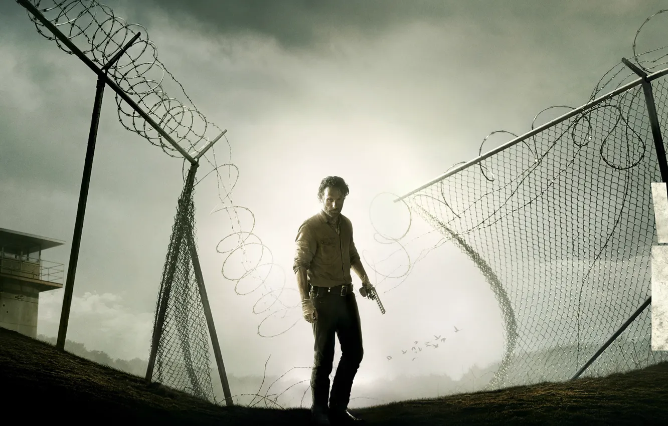 Фото обои повязка, тюрьма, колючая проволока, The Walking Dead, Rick Grimes, Ходячие мертвецы, Andrew Lincoln, Эндрю Линкольн