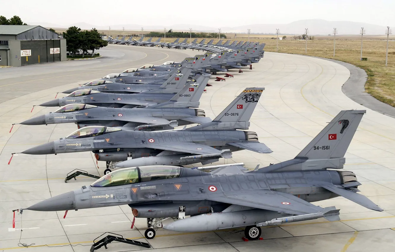 Фото обои Истребитель, F-16, Стоянка, F-16 Fighting Falcon, ВВС Турции