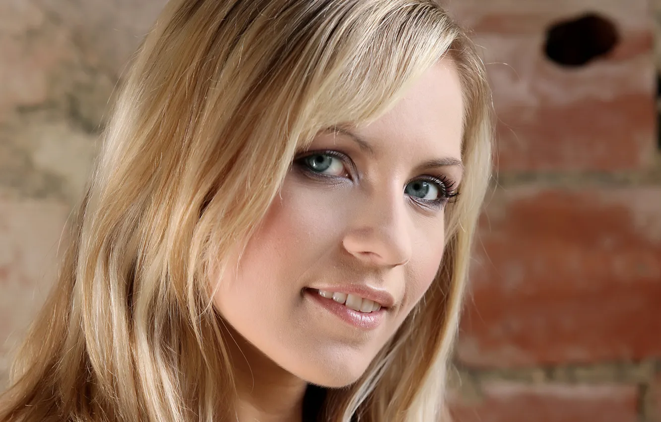 Фото обои взгляд, лицо, улыбка, модель, блондинка, jenni gregg, Lucie Kralickova
