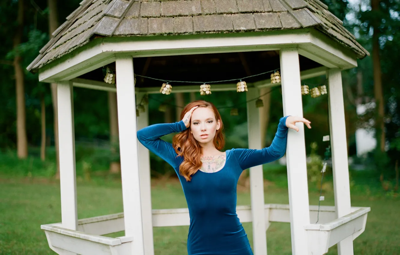 Фото обои girl, grass, dress, trees, woman, blue, model, redhead