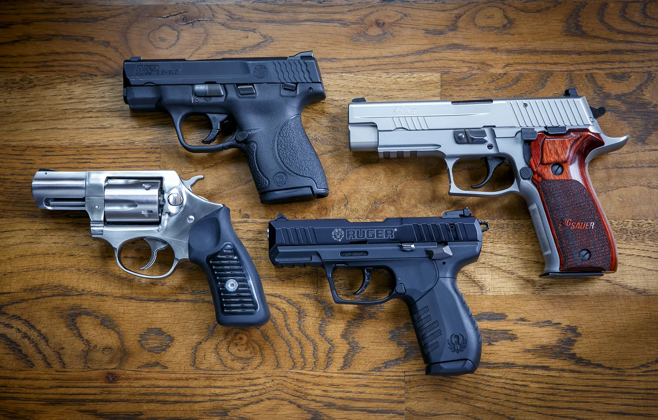 Фото обои оружие, пистолеты, Sig P226, Smith &ampamp; Wesson 9mm, Ruger SP101, Ruger SR22