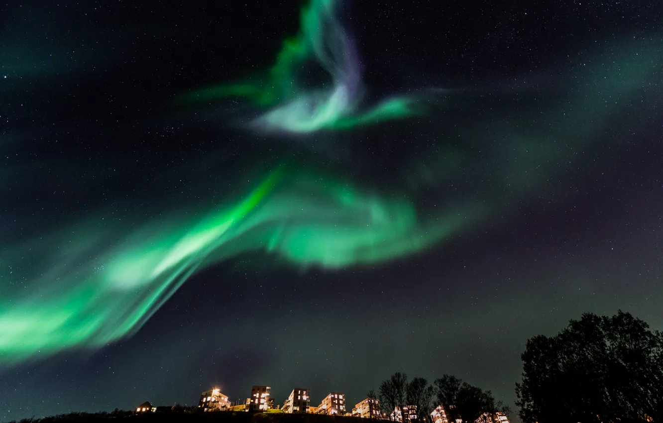 Фото обои звезды, ночь, дома, северное сияние, Норвегия