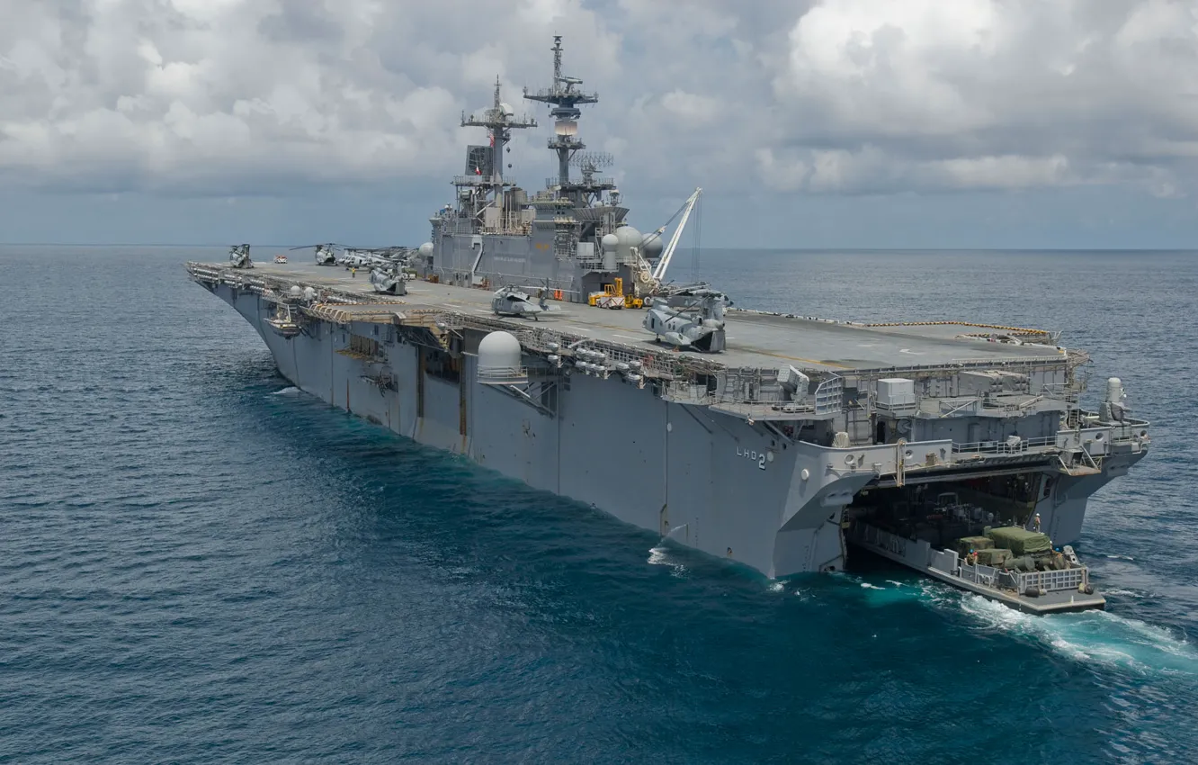 Фото обои океан, корабль, вертолеты, палуба, десантный, USS Essex, (LHD-2)
