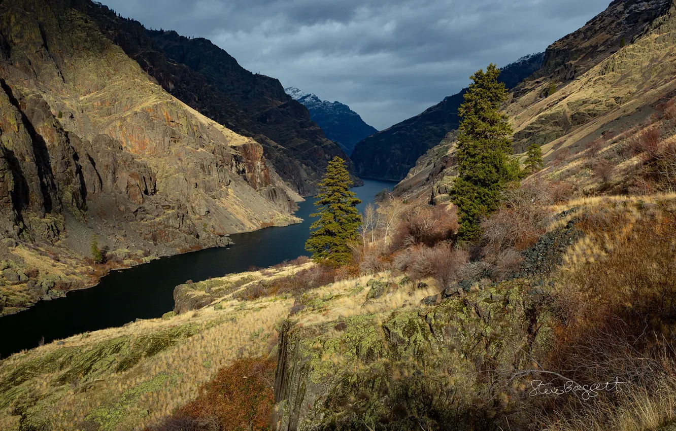 Фото обои небо, горы, растительность, водоём, A Winter in Hell's Canyon