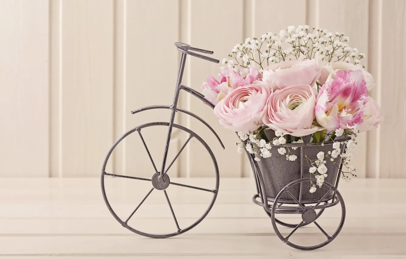 Фото обои велосипед, букет, тюльпаны, композиция, ранункулюсы